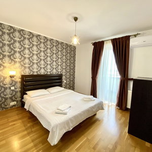 Hotel Monaco Grand Apartments By Citybookings cazare Popesti-Leordeni