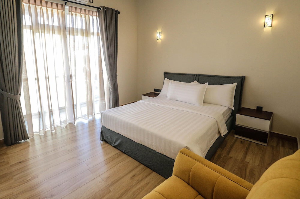 Hotel Pink Elephant Tourist Apartment Hotel