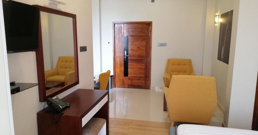 Pink Elephant Tourist Apartment Hotel