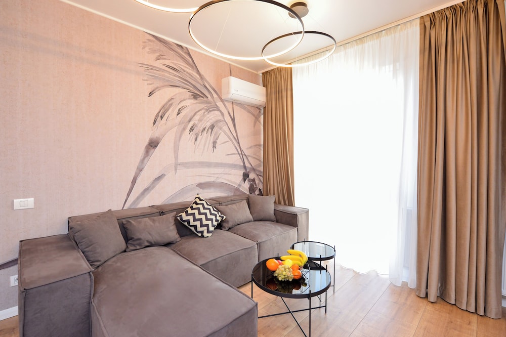 Wabi Sabi One Bedroom Romana Square