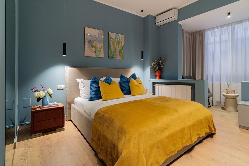 Lively Colors & Serene Comfort Renovated 1br by Piata Universitatii