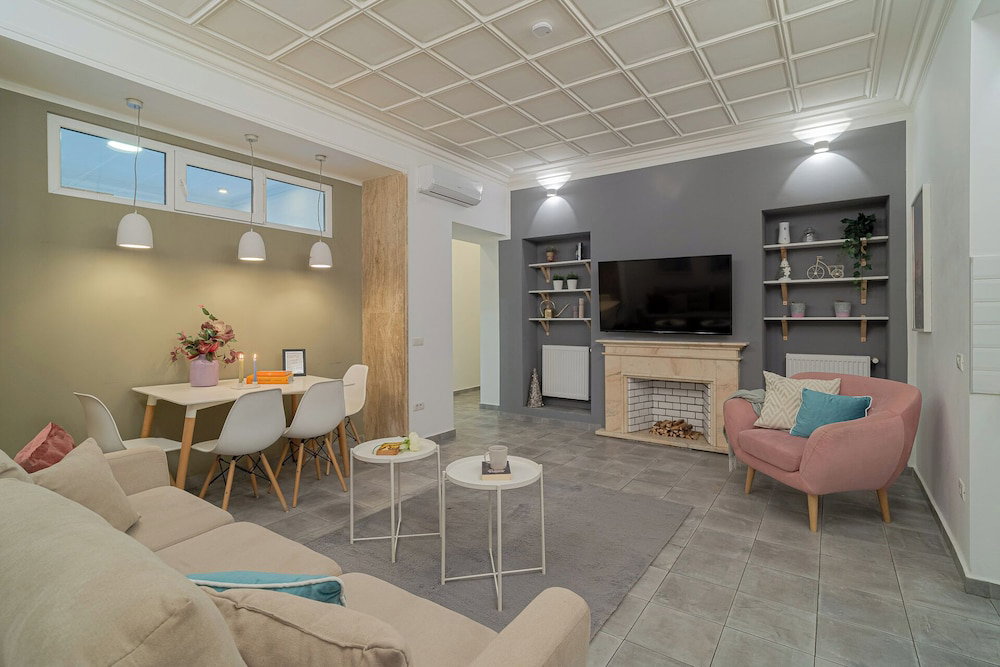 Central 4br Flat 2 Units Combined With Balconies, Near Cismigiu, 2 Kitchens & 2 Baths