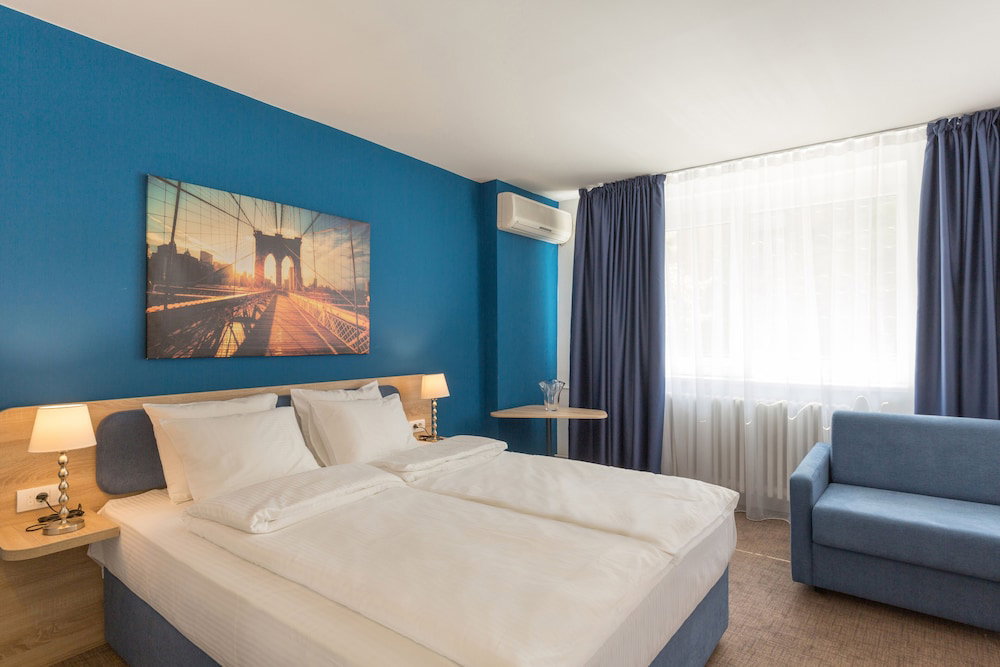 Hotel Premium Crown Suites