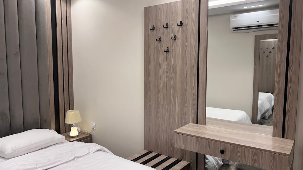 Hotel Al Salam Apts Bedroom Living J-16