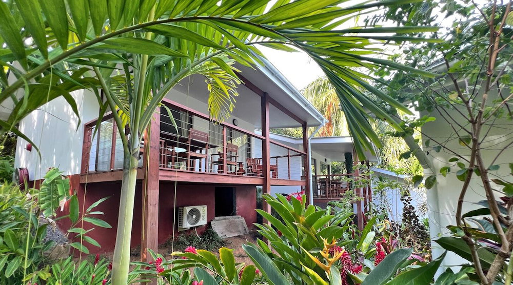 Hotel Cashew Nut Grove Chalets