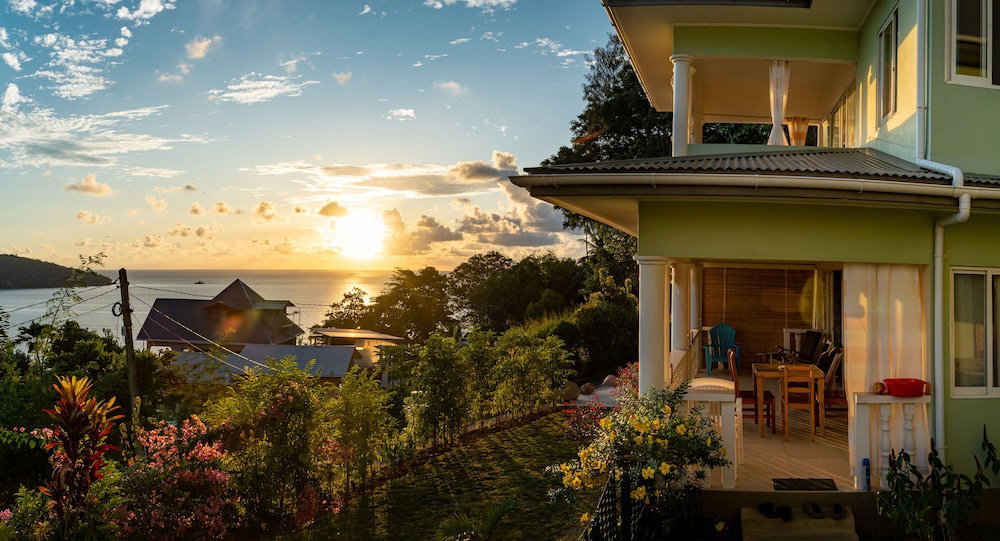 Hotel Top View Retreat