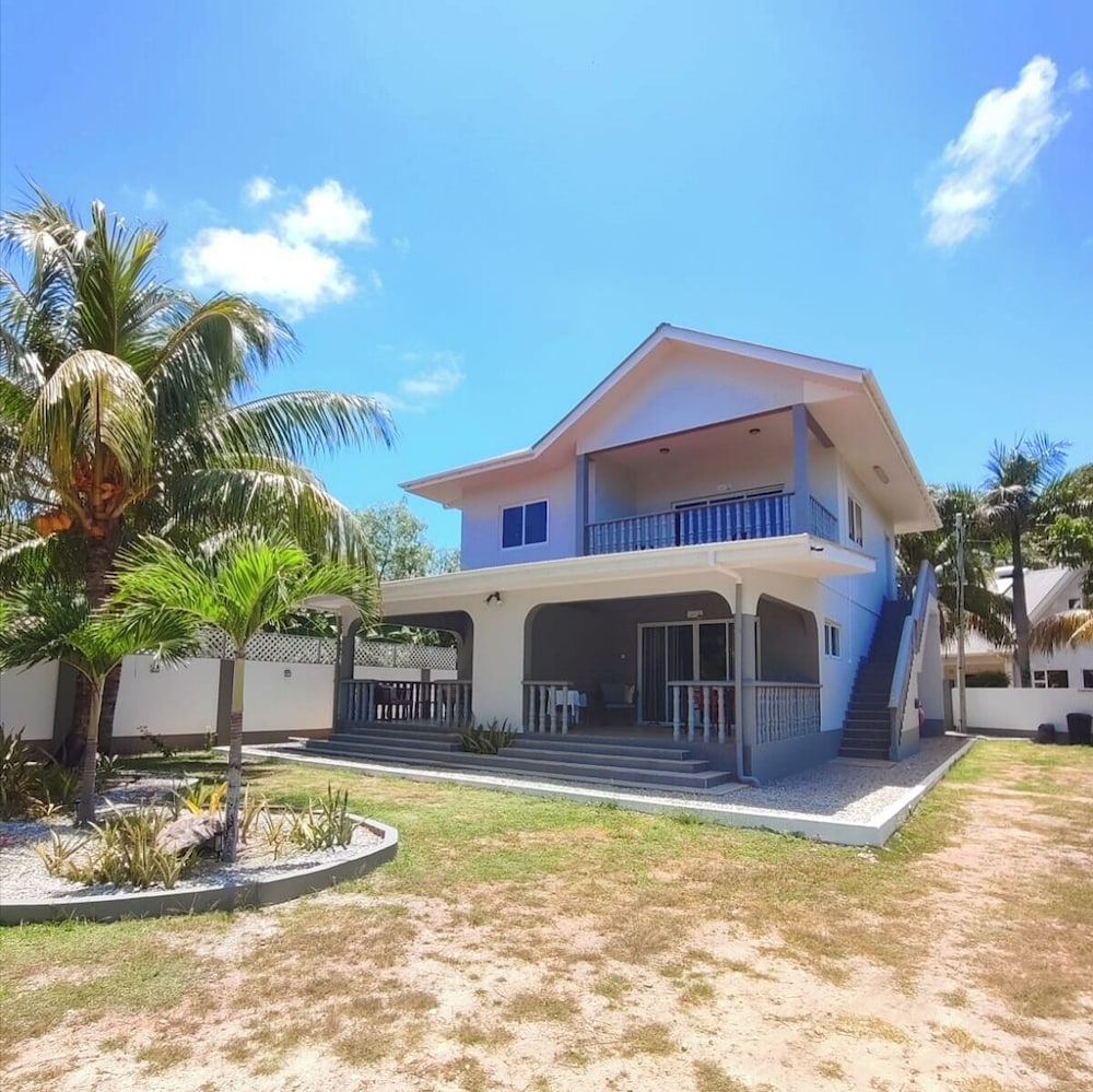 Hotel Trwa Koko Self Catering
