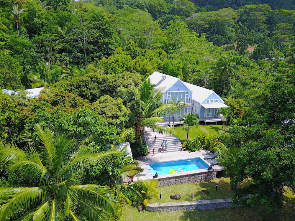 Hotel Red Coconut Self Catering