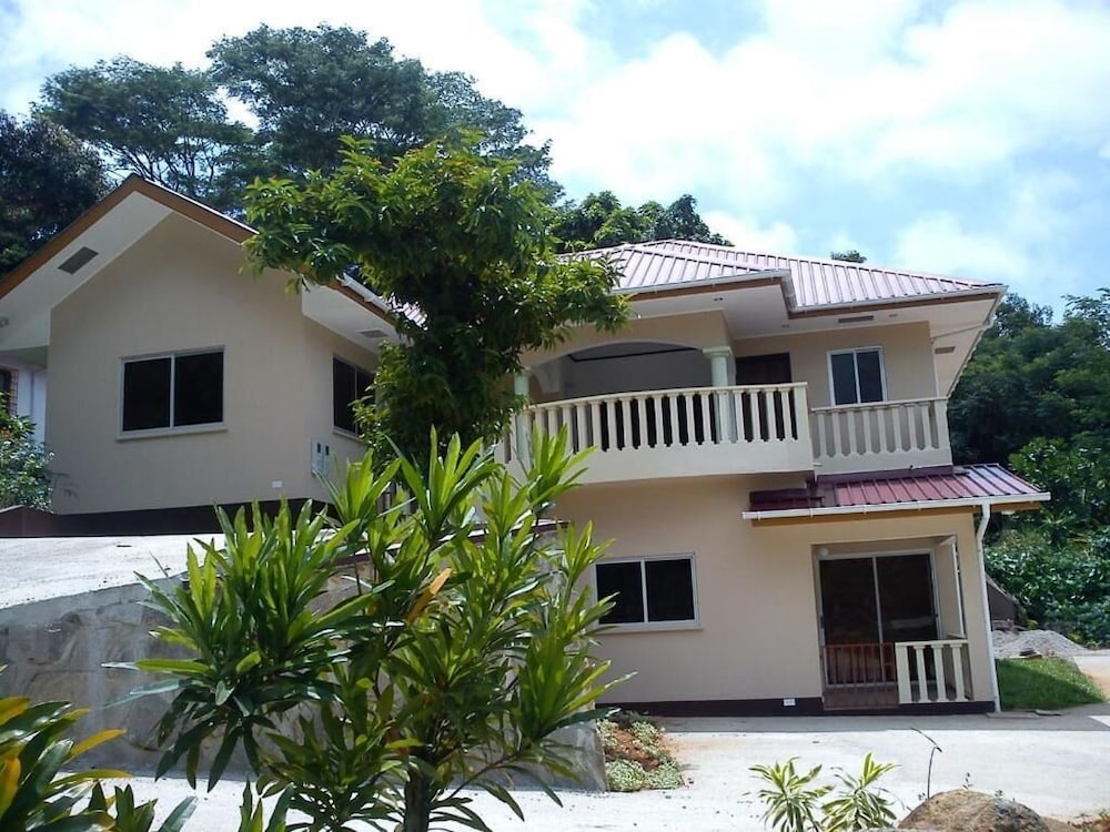 Hotel Zeph Self Catering Apartment