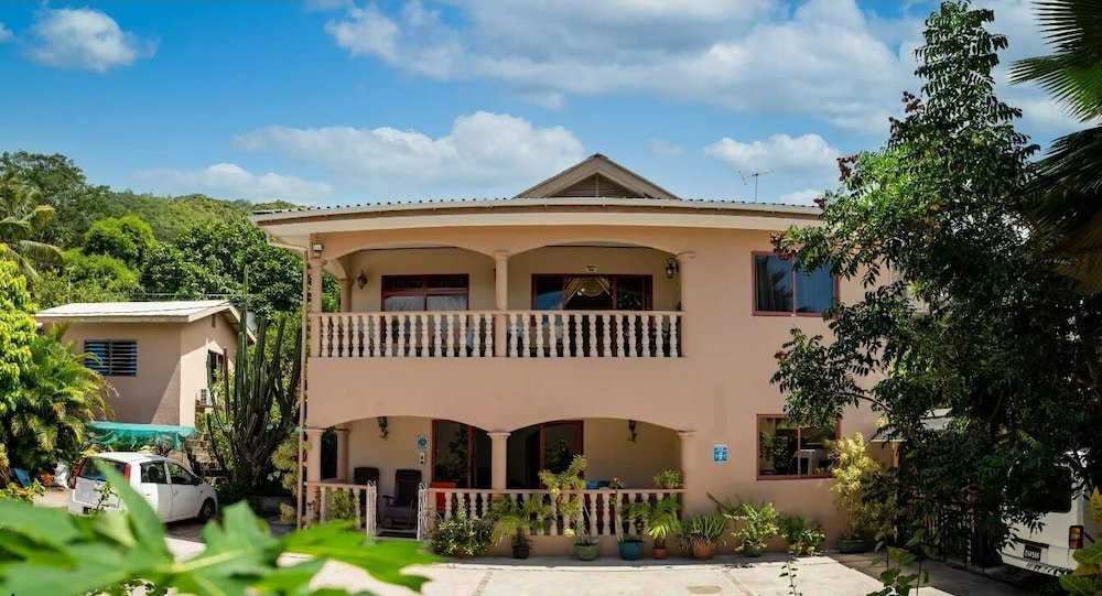 Hotel Chez Benoit Self Catering