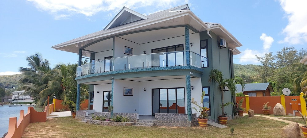 Hotel Balcons Sur Mer Apartments