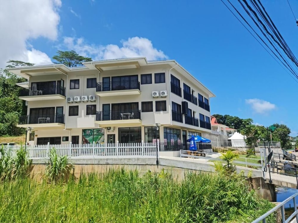 Hotel B Holiday Apartments