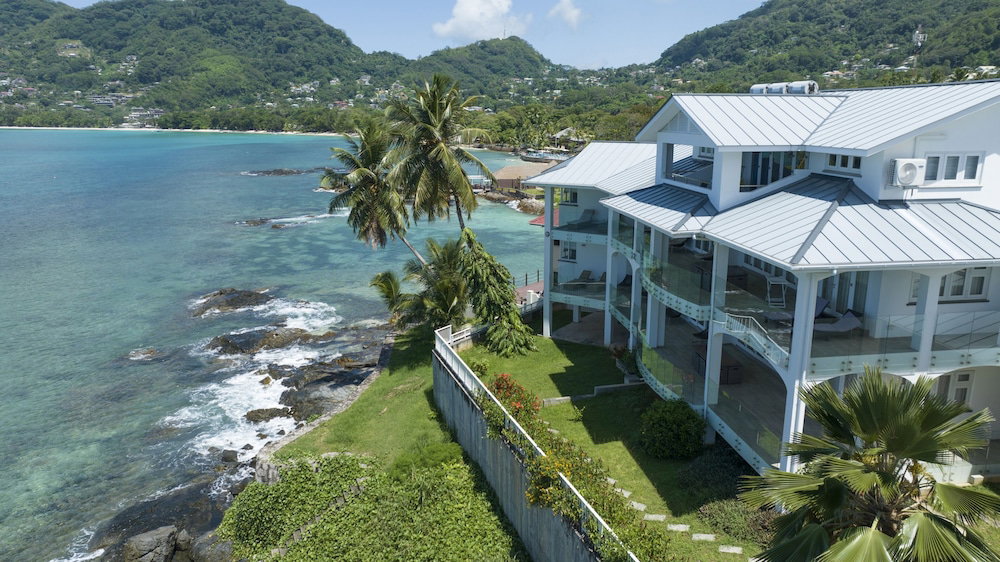 Hotel Vallonend Beach Front Villa
