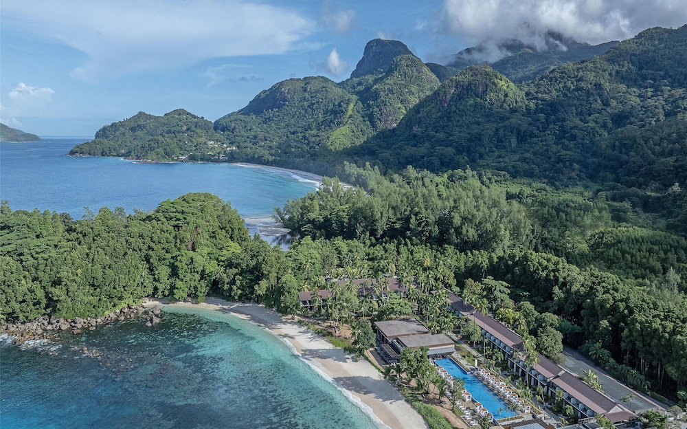 Hotel Avani Plus Barbarons Seychelles Resort
