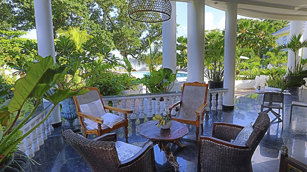 Hotel Chateau Elysium