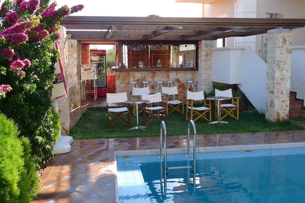 dal travel Theros Hotel