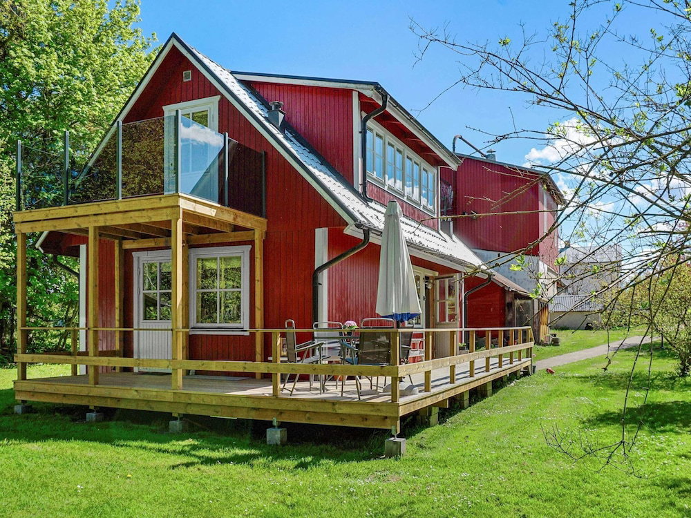 Hotel 4 Person Holiday Home In Hemse