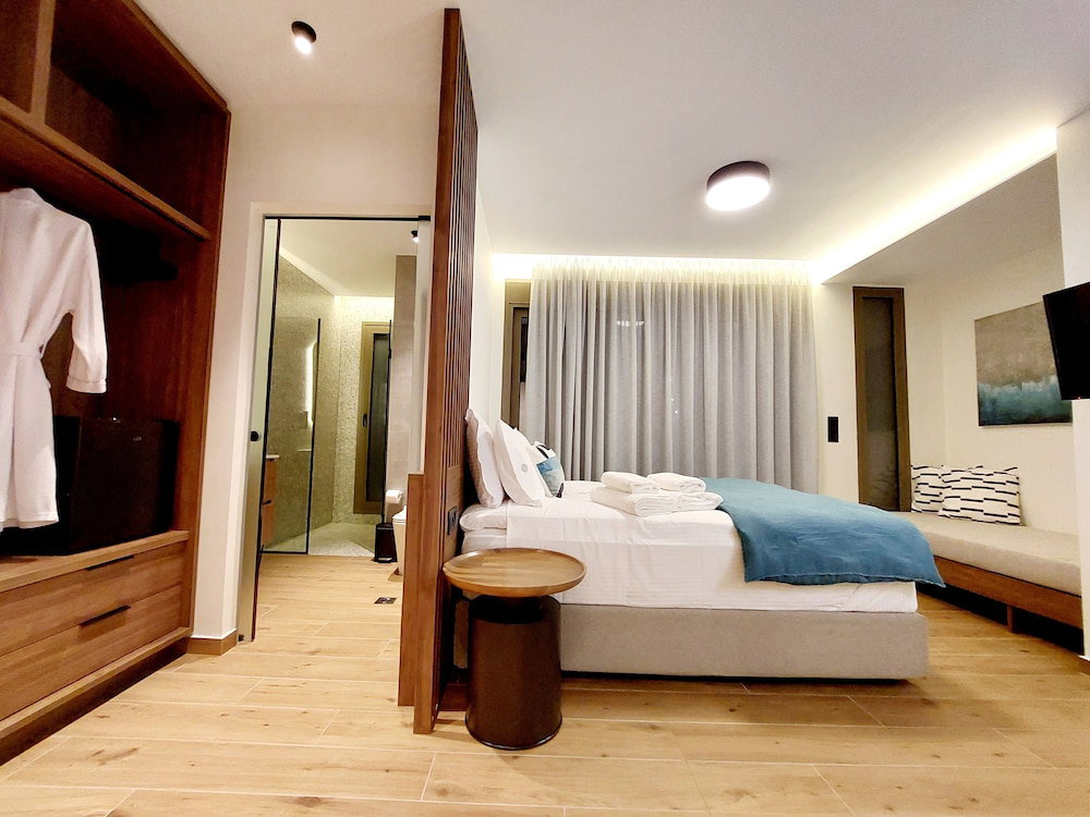 Salina Spa Villas With Private Eco-pool, Sauna & Hot Tub