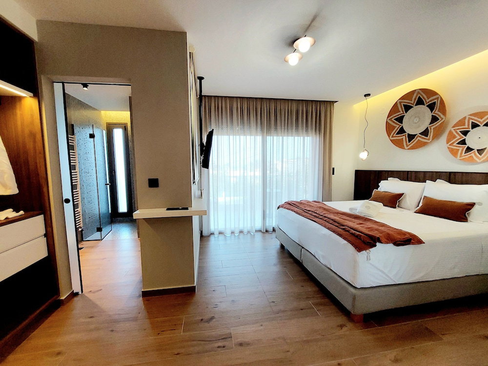 Salina Spa Villas - With Private Eco-Pool, Sauna & Hot Tub