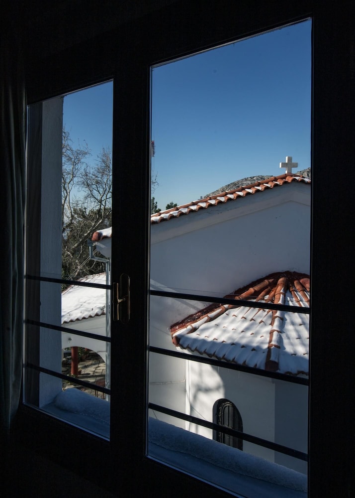 Stagiates Guest House Room 1