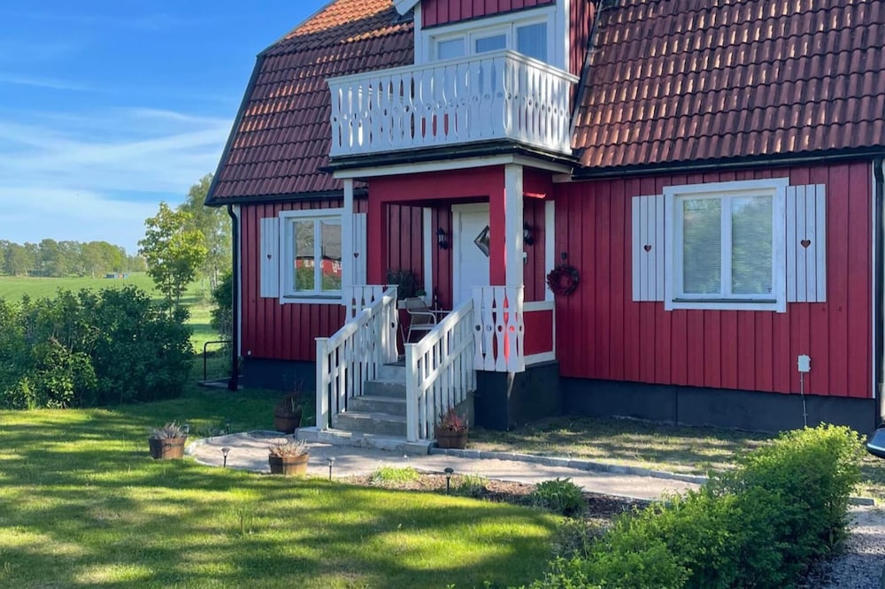Hotel Swedish Cottage Near A Lake