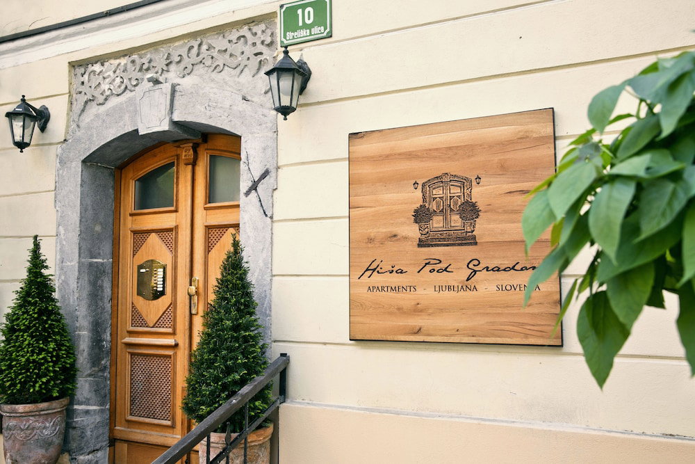Hotel Apartments Hiša Pod Gradom
