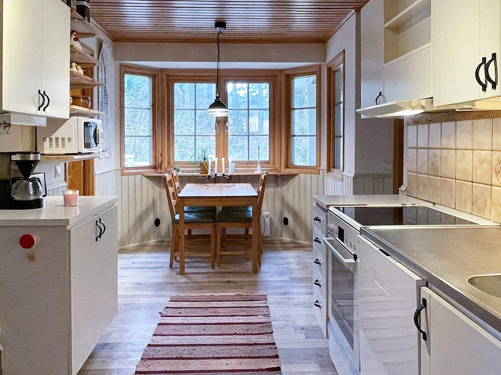 6 Person Holiday Home In Yngsjo