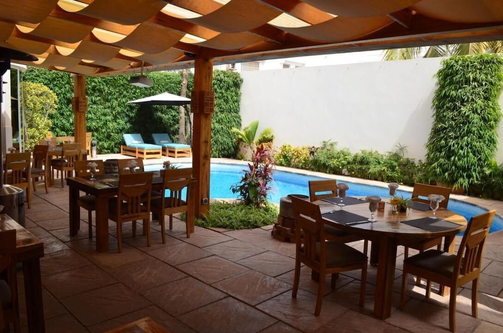Hotel Lodge Des Almadies
