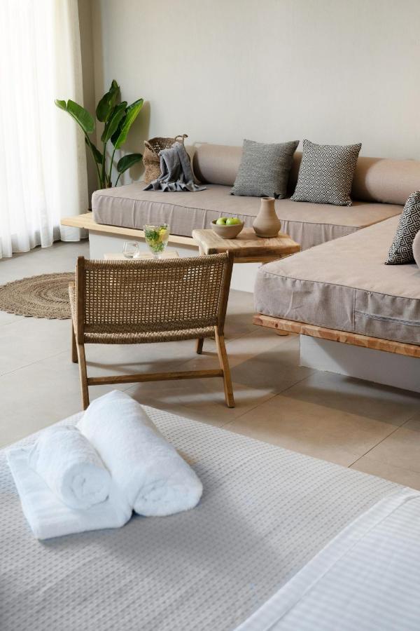 Amo Golden Suites