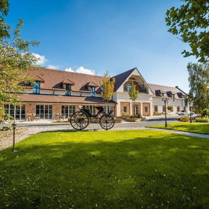 Hotel Arkady Hof Hotel & Restaurant cazare Stupava