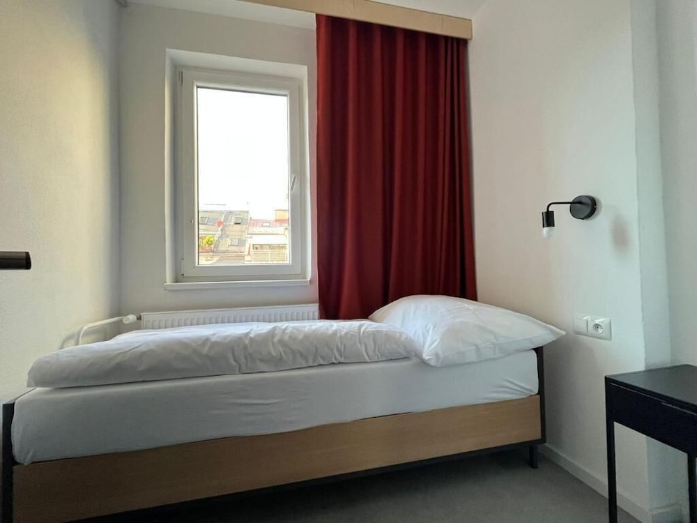 Hotel Izy Stay Hostel Bratislava