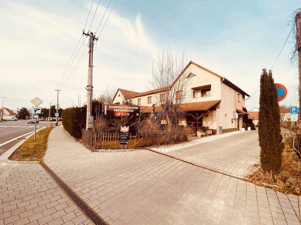 Hotel Rusovský Penzión