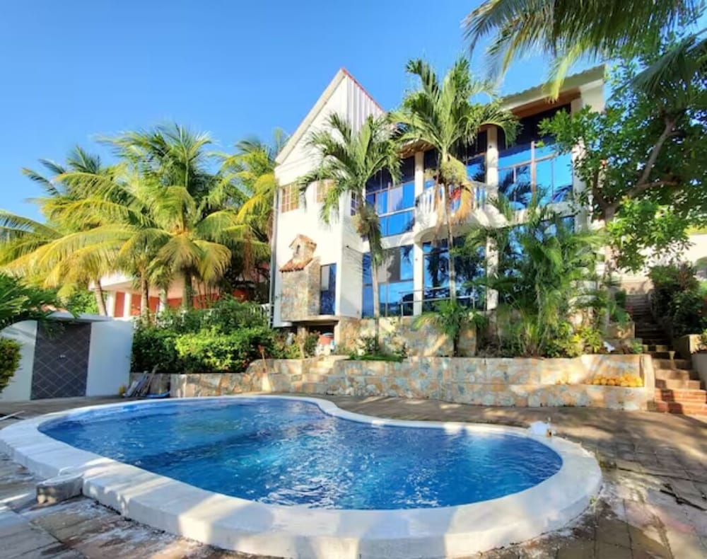 Hotel Little Beach House