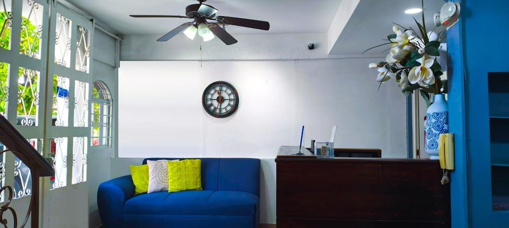 Hotel Tazumal House