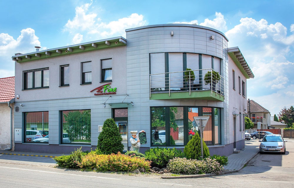 Hotel Fine Restaurant & Apartments