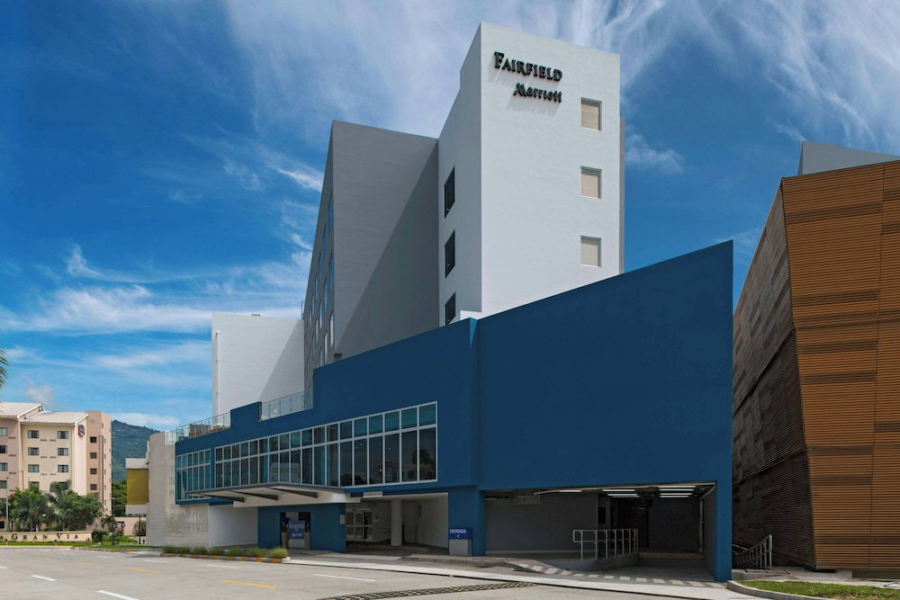 Hotel Fairfield By Marriott San Salvador