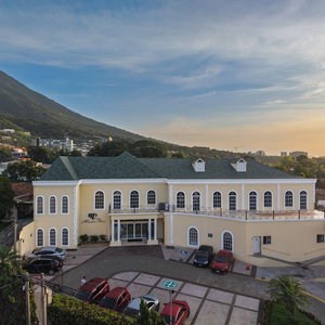 Hotel Hotel Mirador Plaza cazare Santa Tecla