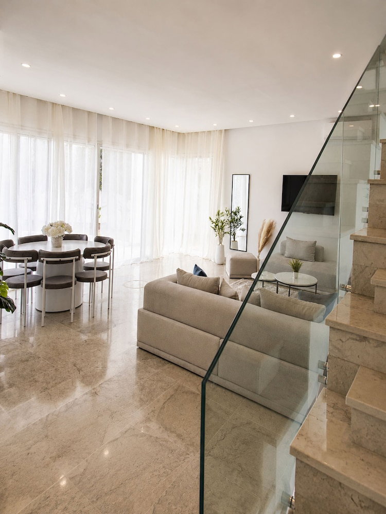 Hotel Luxurious Villa In Gammarth With Private Pool And Garden Views