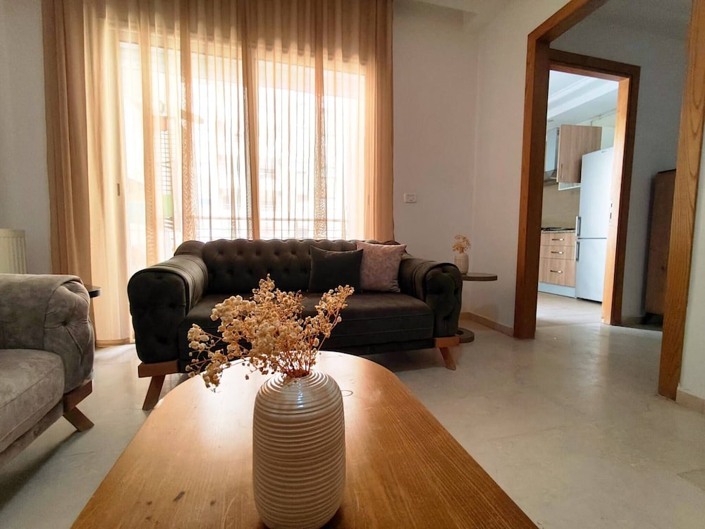 Hotel Superb Cozy 1-Bedroom Apartment In Jardins De Carthage