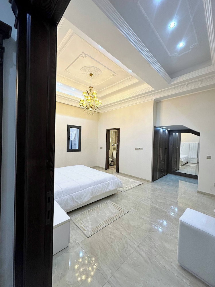 Luxury Villa, Central Ac, Bbq, Ideal For Events
