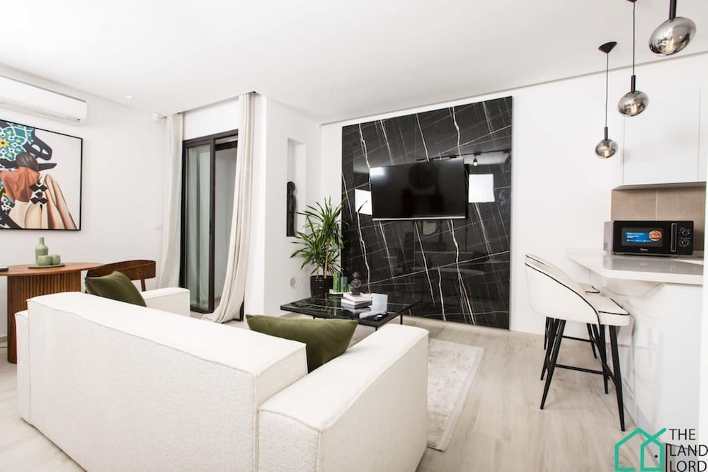 E24 Grand Luxe Tout Quip Et Central