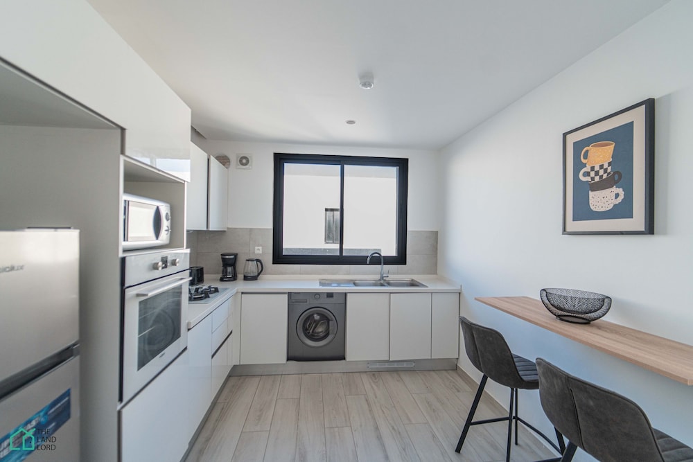 Hotel New 2Br Apt Parking Netflix La Marsa