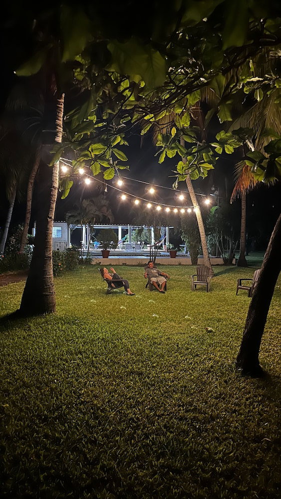 Hotel Paradise Bay