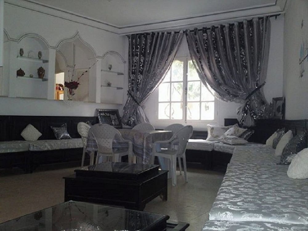 Hotel 2Km From The Beach In Dar Allouche, Kélibia, Nabeul