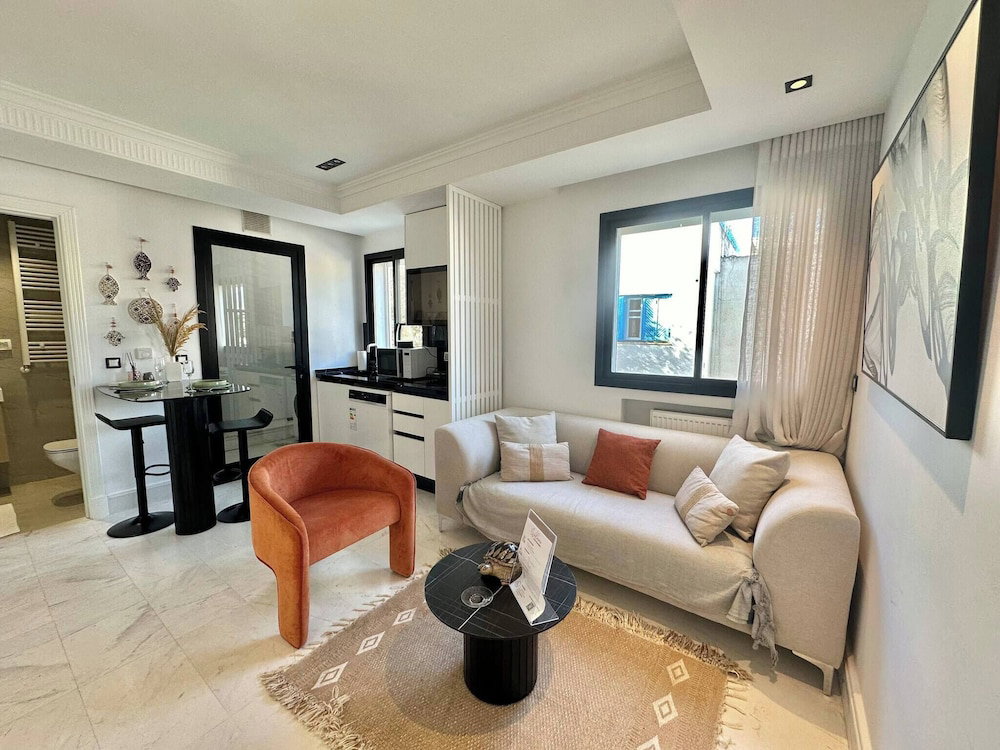 Hotel Irina Cozy Urban Refuge In The Heart Of La Marsa