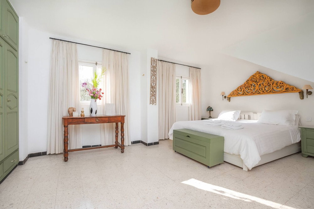 Charming 2 Bedroom Apartment In Sidi Bou Said With Ocean Views