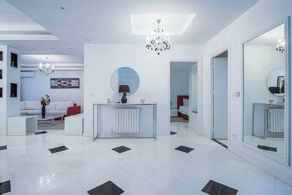 Hotel L'onde Du Lac - Chic Apartment With Private Suite Prés Aéroprt Et Cliniques