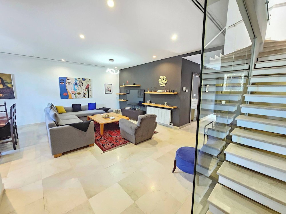 Hotel Elegant And Modern Villa V 04