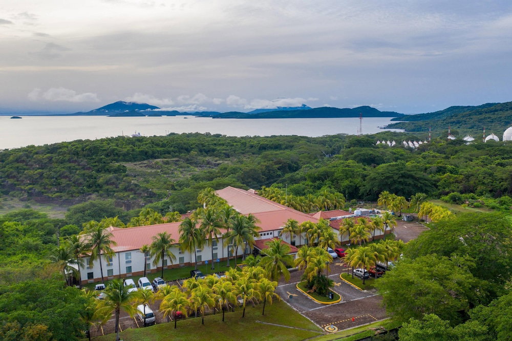 Hotel Comfort Inn Real La Union