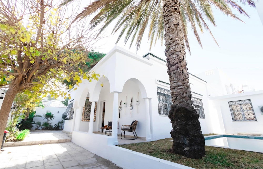Villa Bord De Mer Piscine Chauff E Et Terrasse